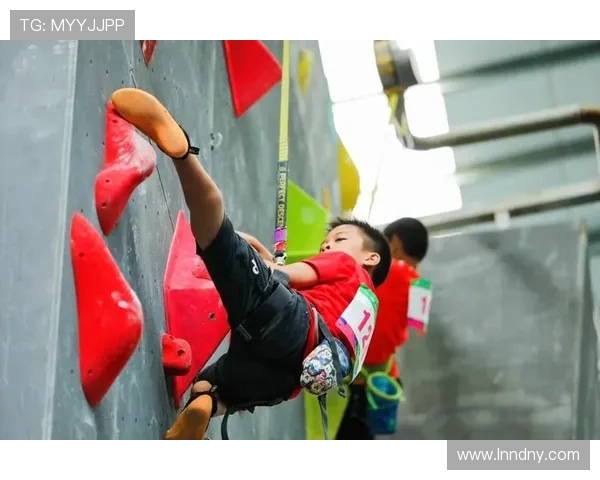 北京攀岩队勇攀高峰的奋斗历程与联赛精彩瞬间全景回顾