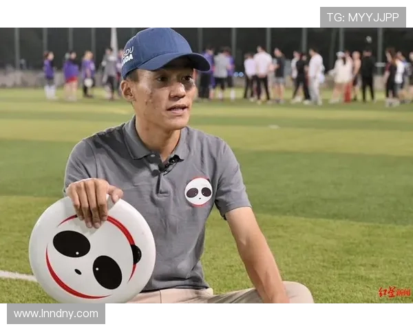 周军独家分享飞盘技巧与心得体会助你提升飞盘水平